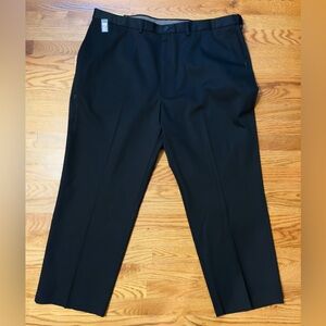 Haggar Men's Premium No Iron Khaki Classic  Fit Expandable Waist‎ Pleated Front